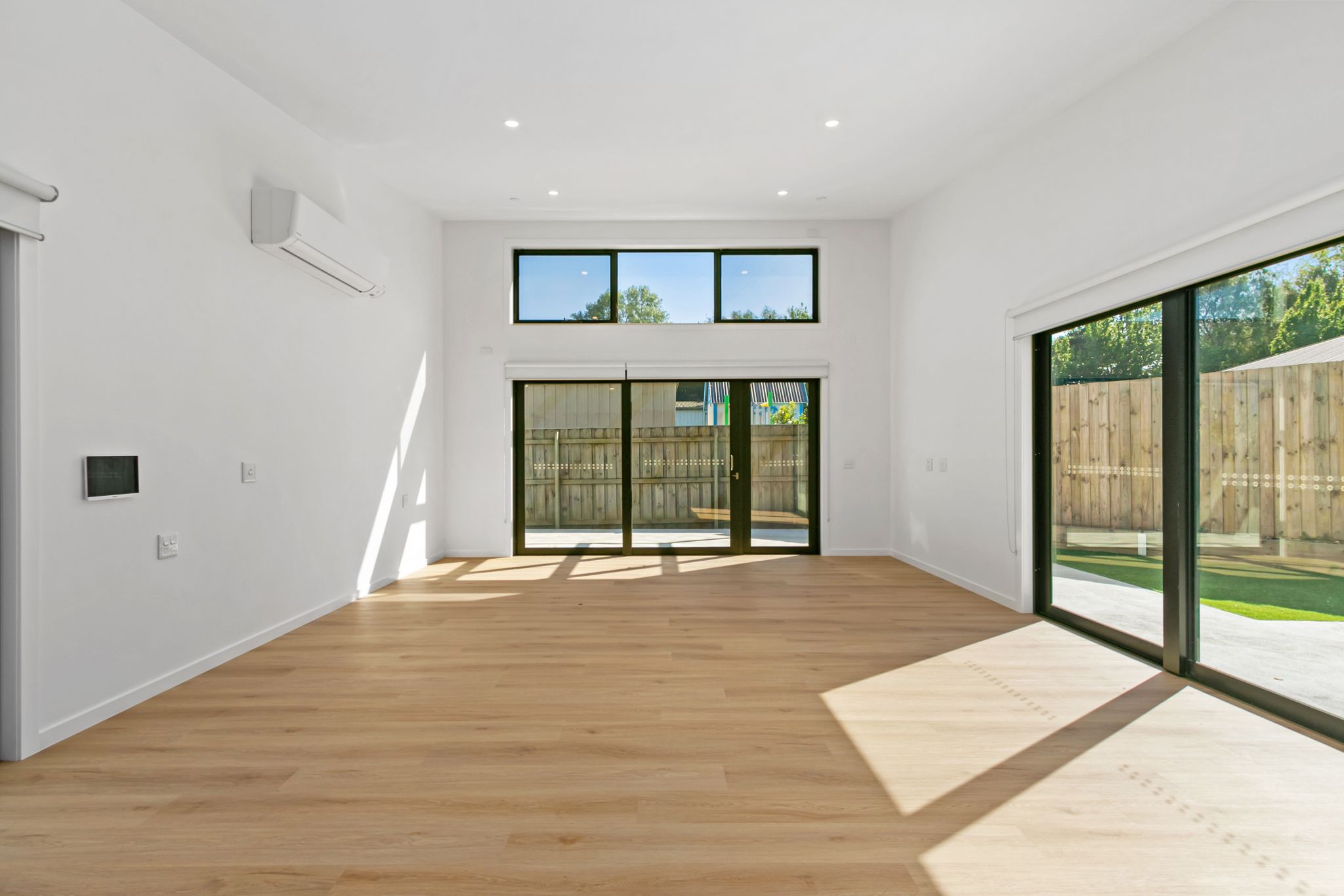 003 Open2view_ID911198-11_Saxtons_Drive_-_Moe