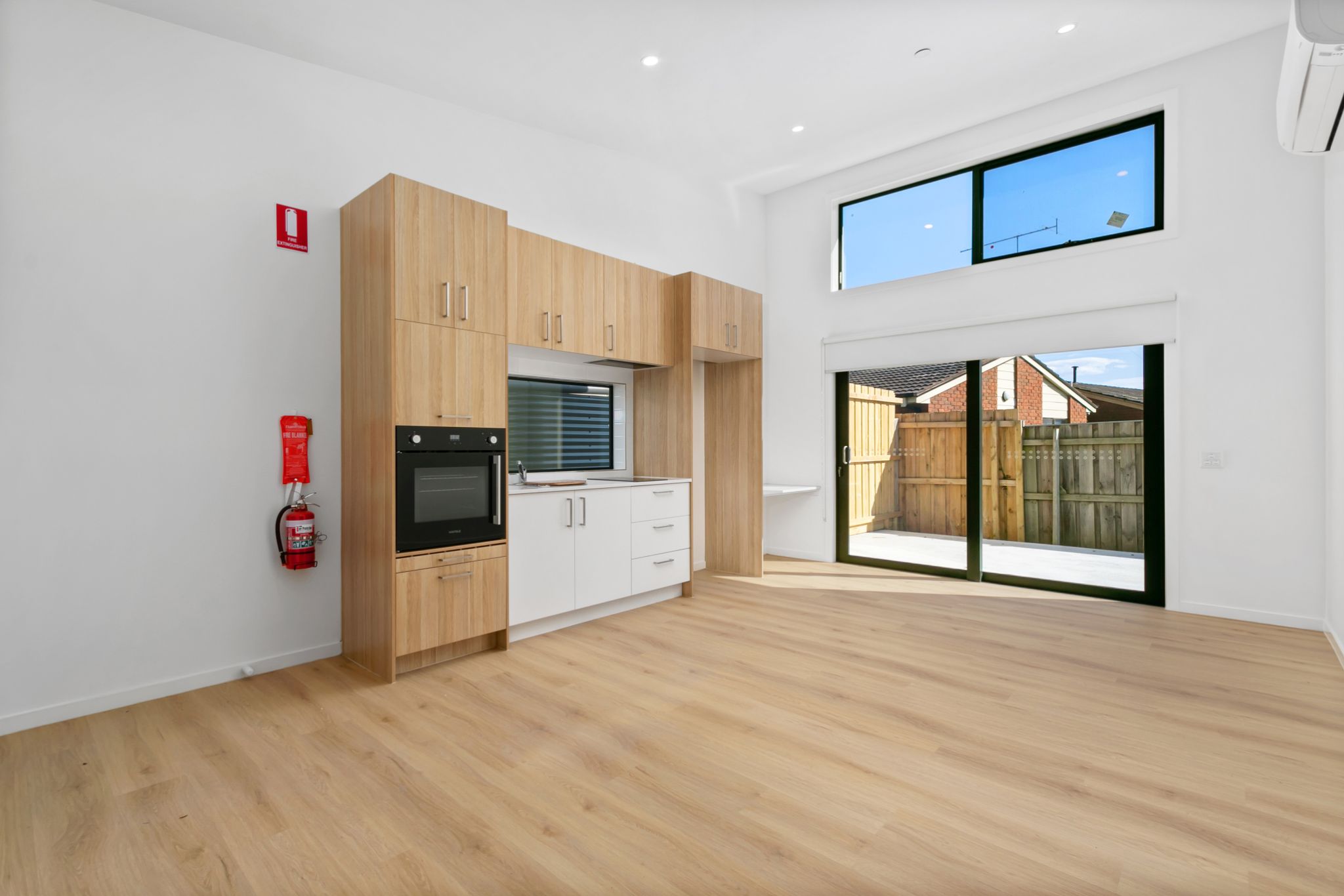 007 Open2view_ID911198-11_Saxtons_Drive_-_Moe