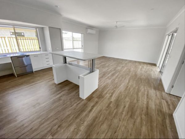 2   Chenoweth Dve 43 - Kitchen and Dining2