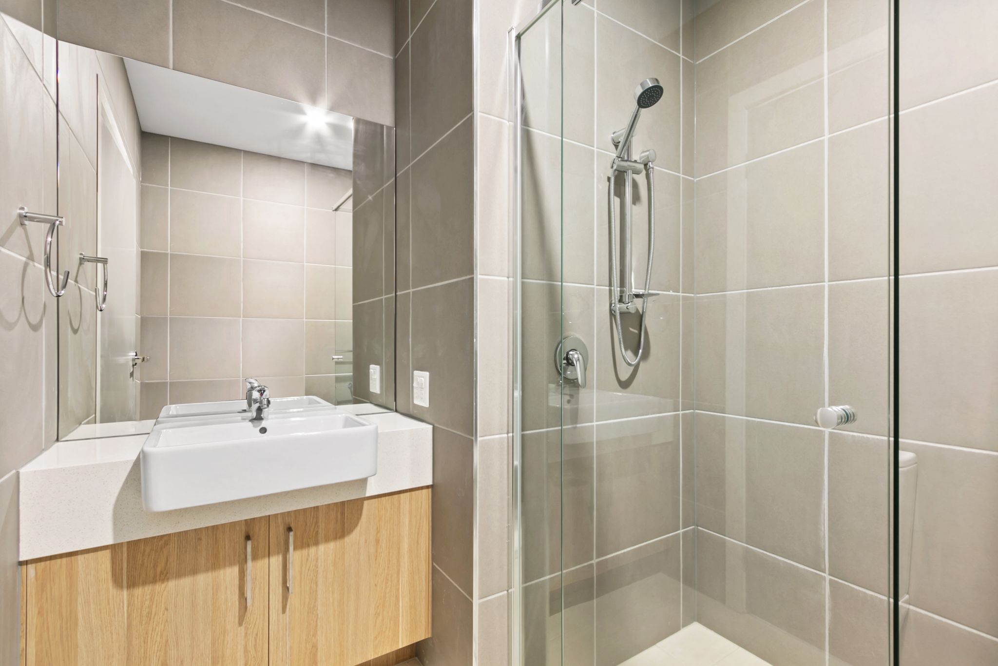 009 Open2view_ID911198-11_Saxtons_Drive_-_Moe