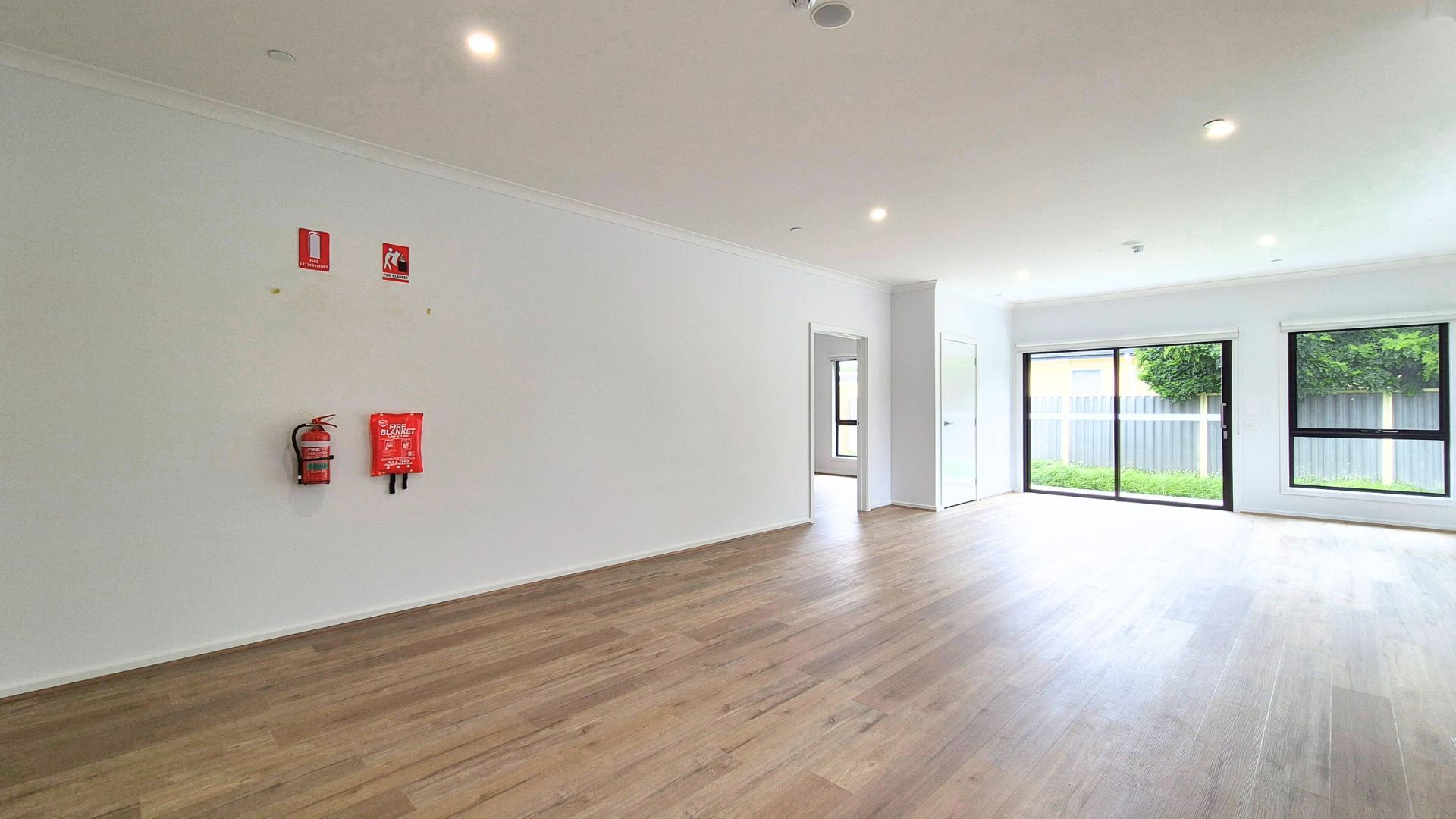 Trood Living dining 1