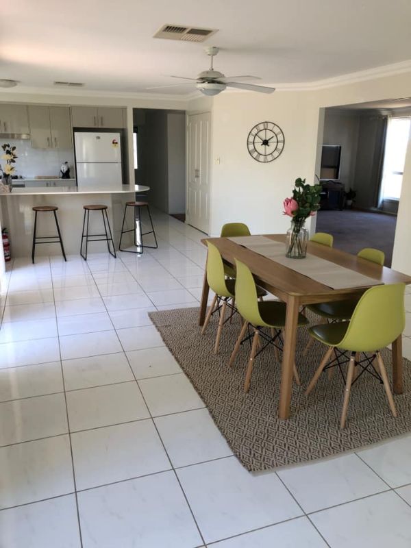 Spacious 4 Bedroom Home in Maitland area Rutherford NSW Nest