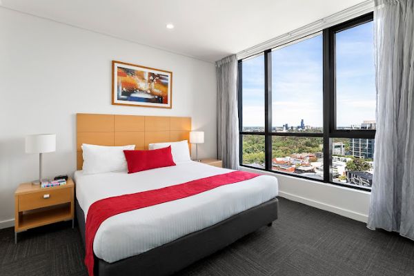 3BR DX Bedroom2 HR