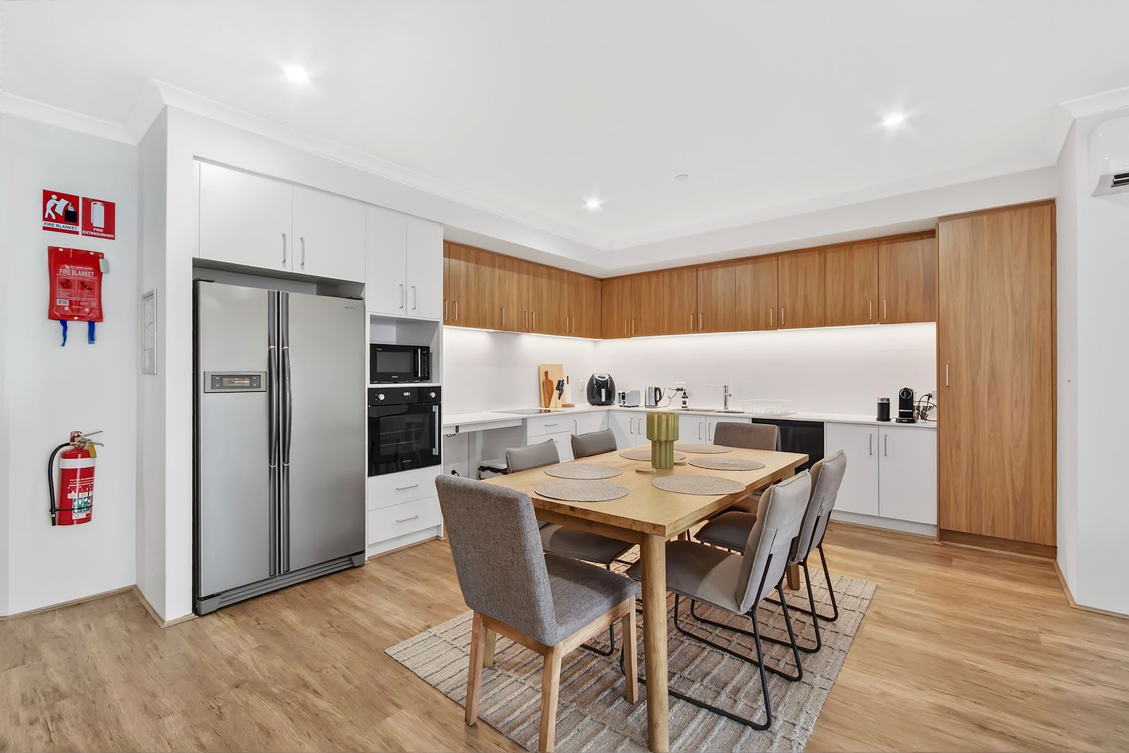 006 Open2view_ID999327-32_Coomberdale_Road__Midvale