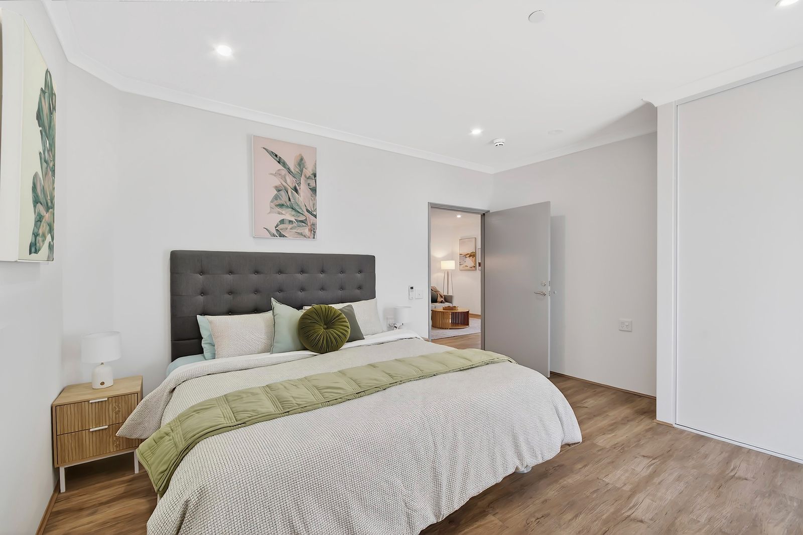 011 Open2view_ID999327-32_Coomberdale_Road__Midvale