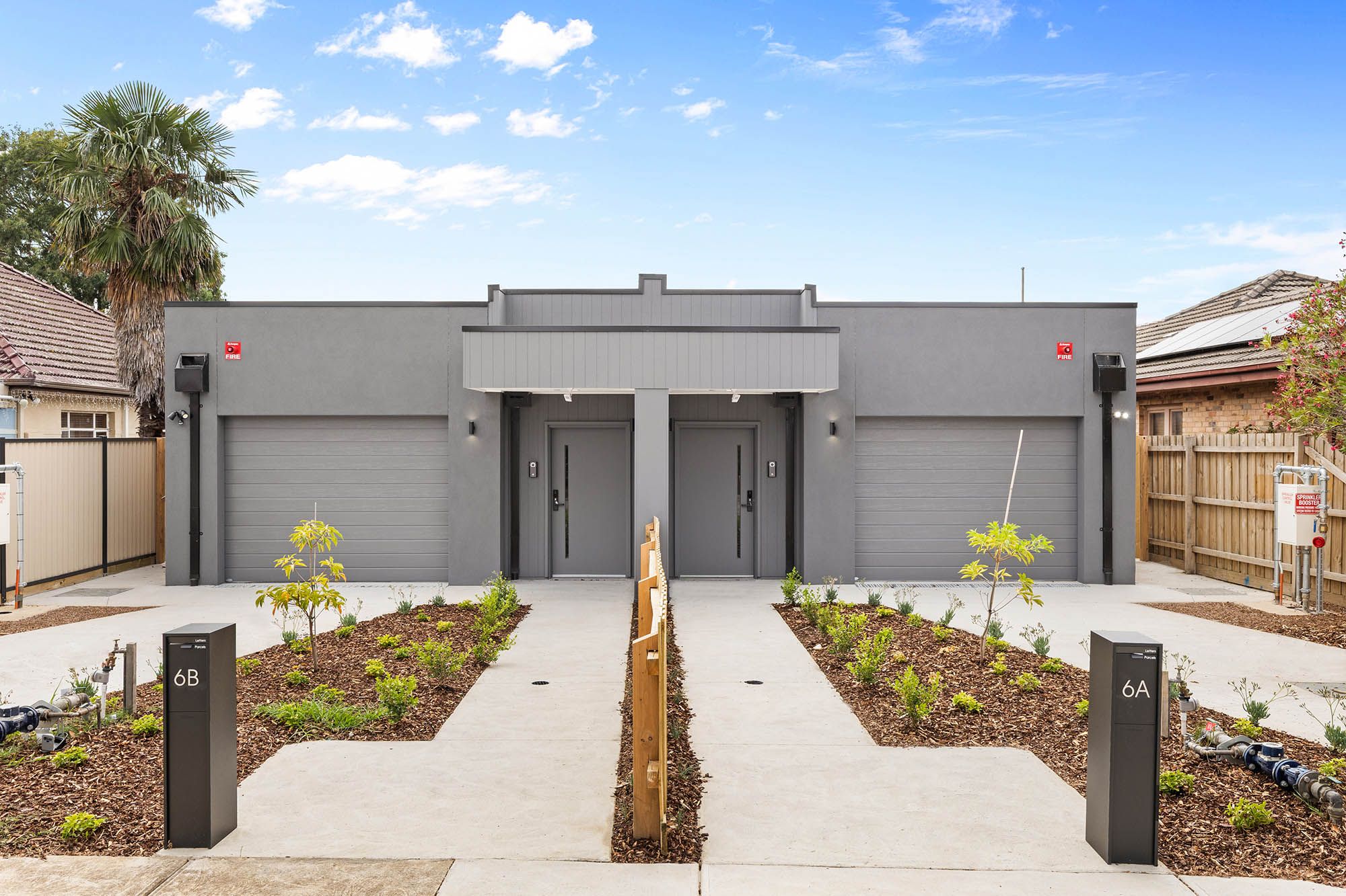 Facade Both 2 LR No Logo