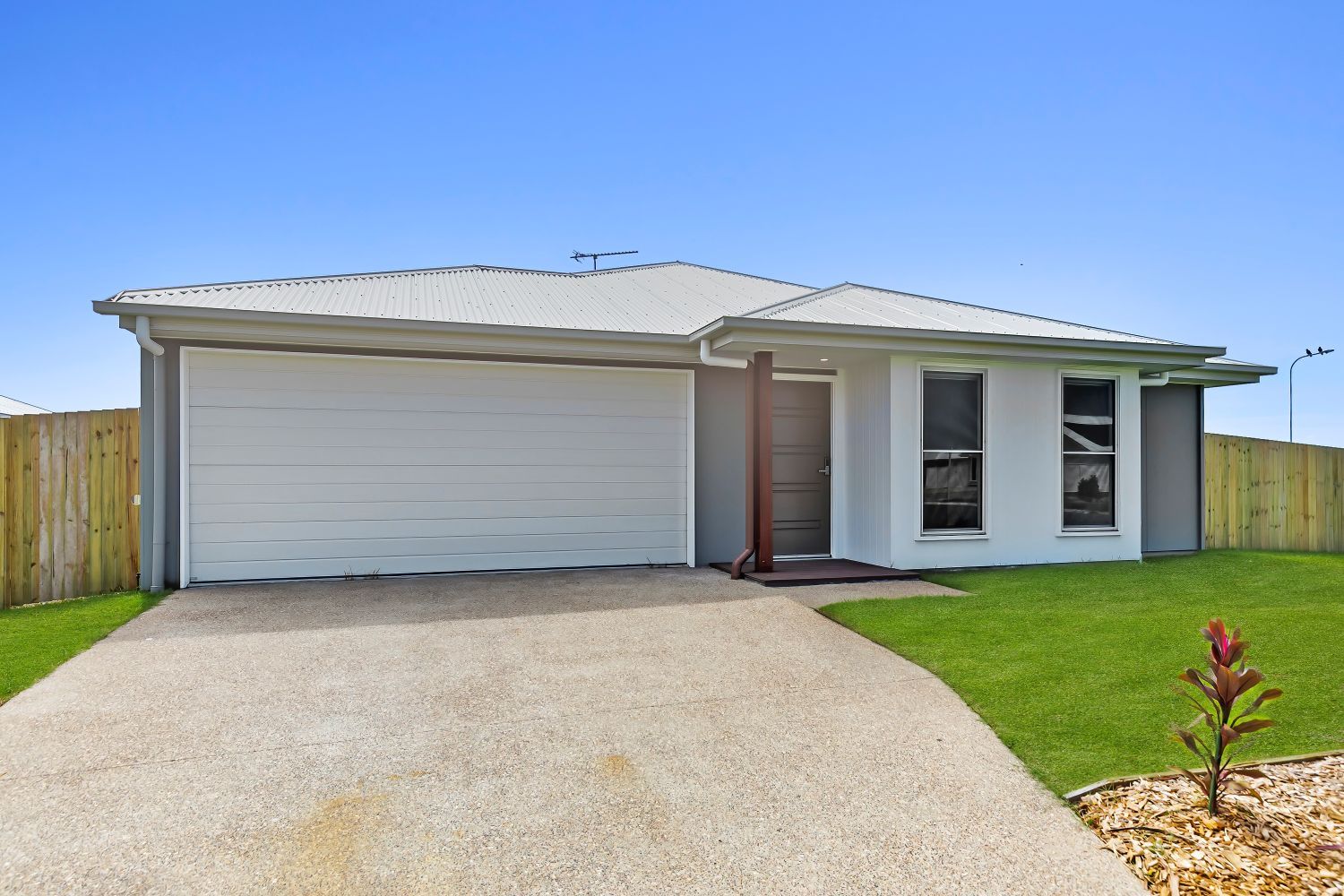 020 Open2view_ID941399-1_Dorrigo_Court