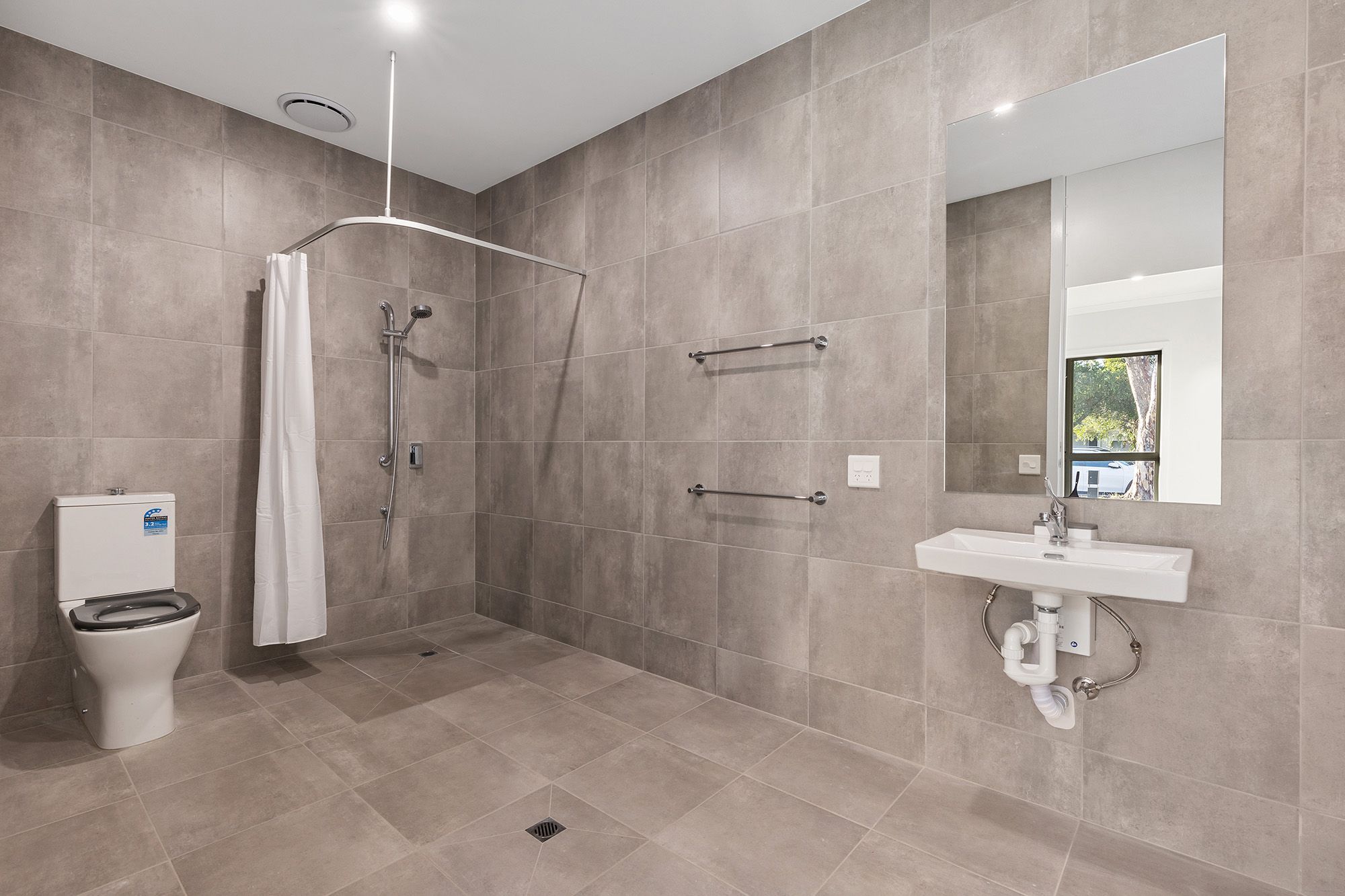 Cranbourne   Ensuite 1 LR No Logo