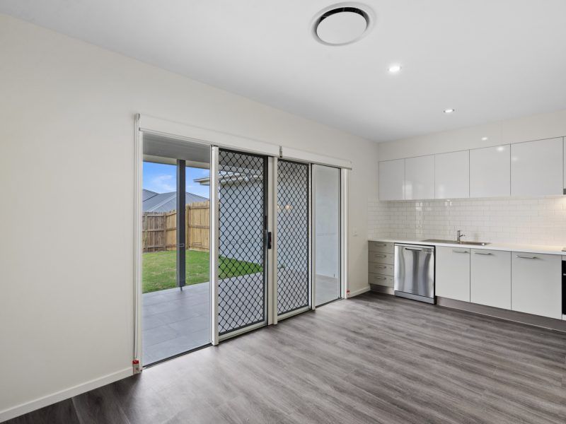 B Kitchen-and-living-800x600