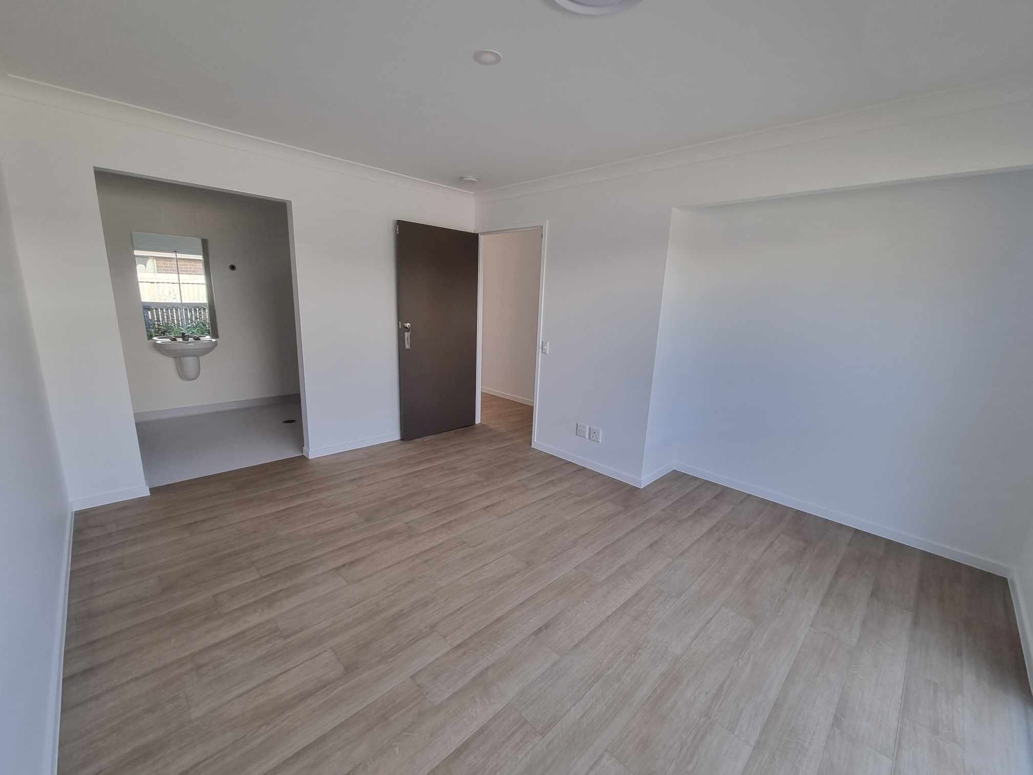 Bredroom ensuite-1