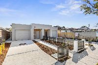 Houston   Facade Left 1 LR No Logo