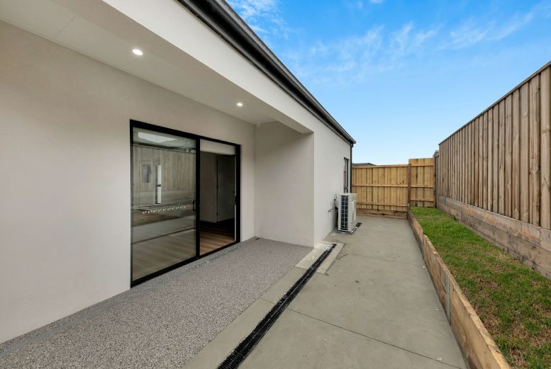 95 Whitebark St  Wollert - Backyard