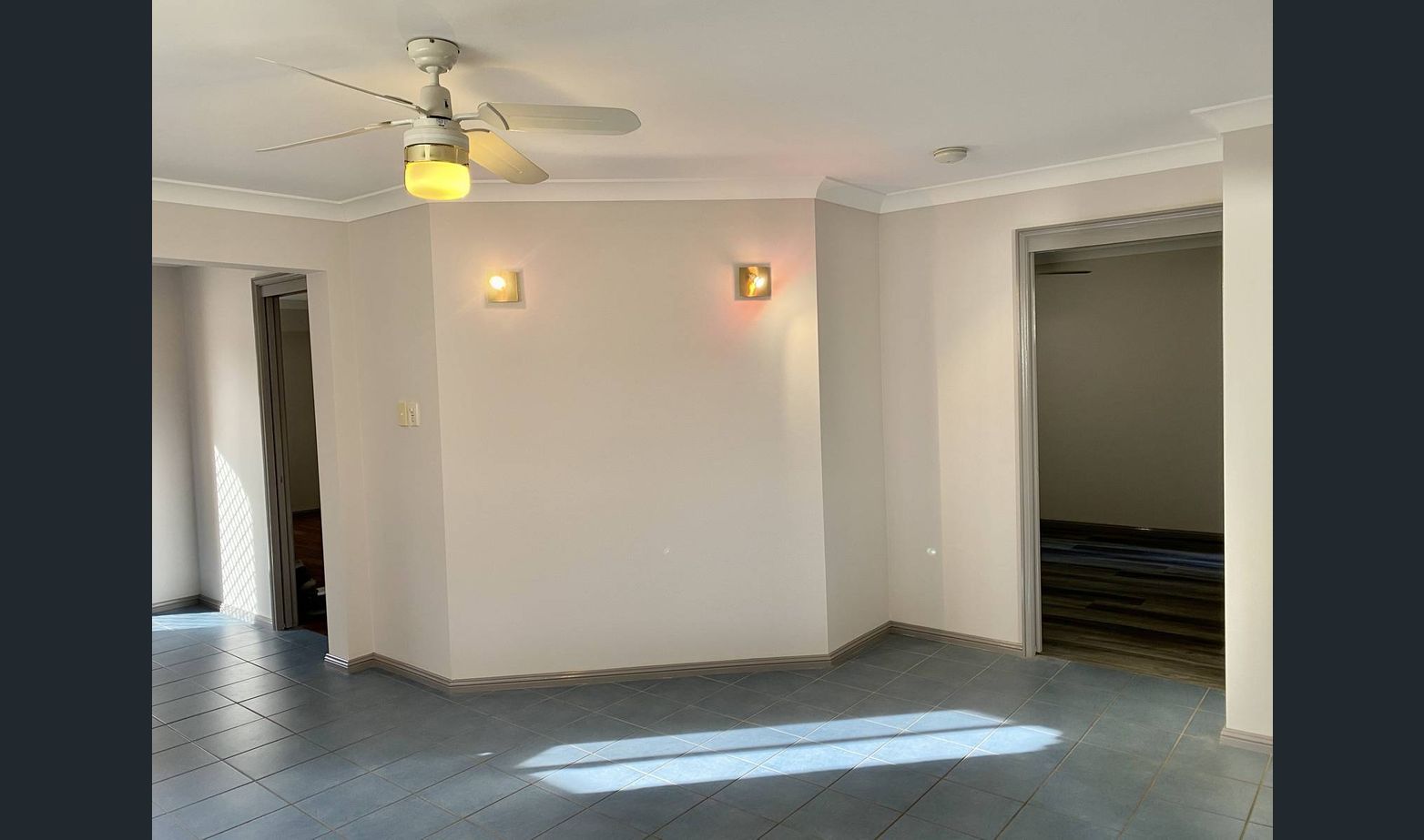 Entrance Hall North,20200324