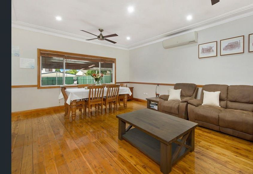 phyliss st lounge and dining