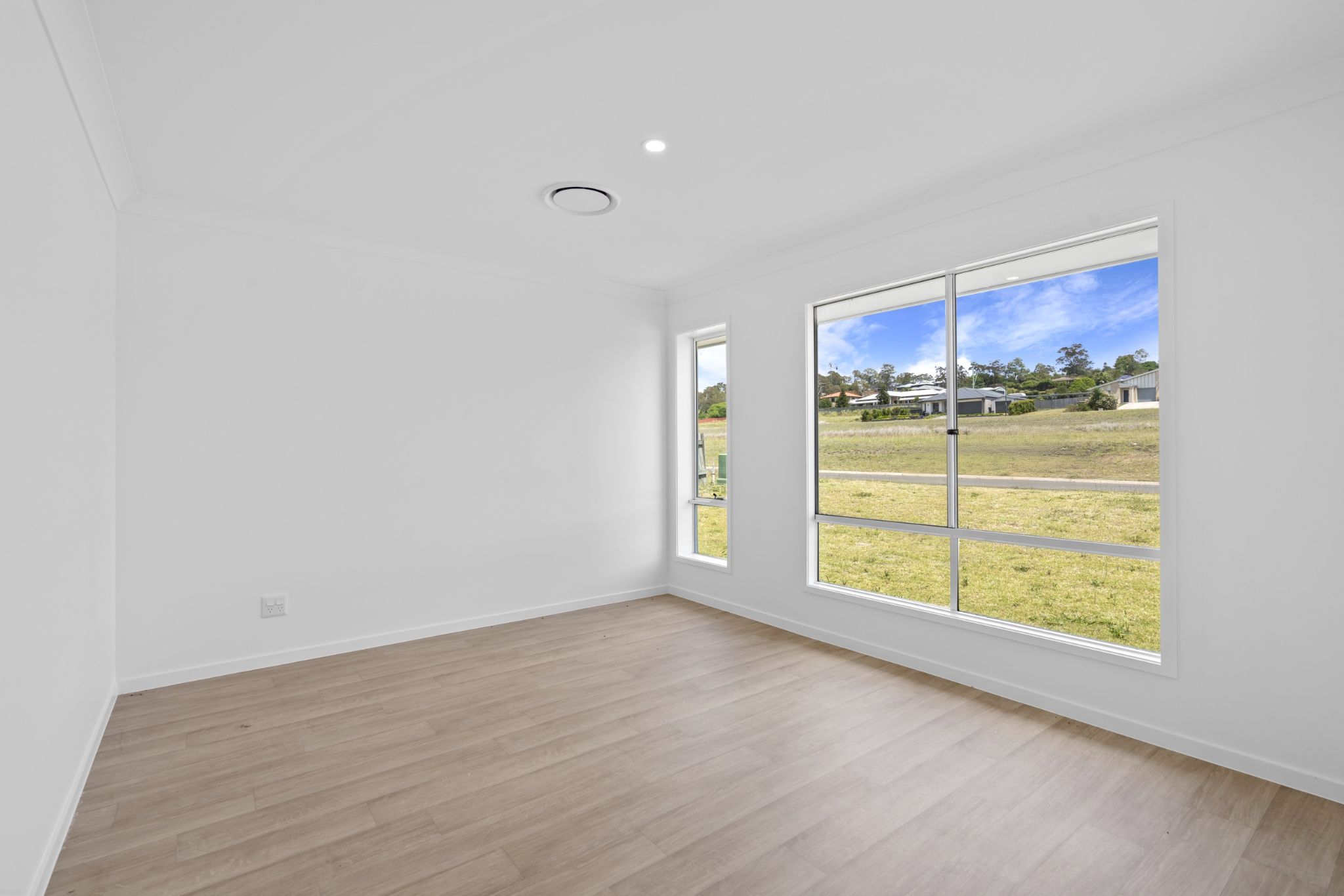 006 Open2view_ID912124-6_Breanna_St__Cotswold_Hills-scaled-2