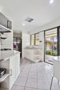 WEB 43 Burnside Way  Waikiki 03