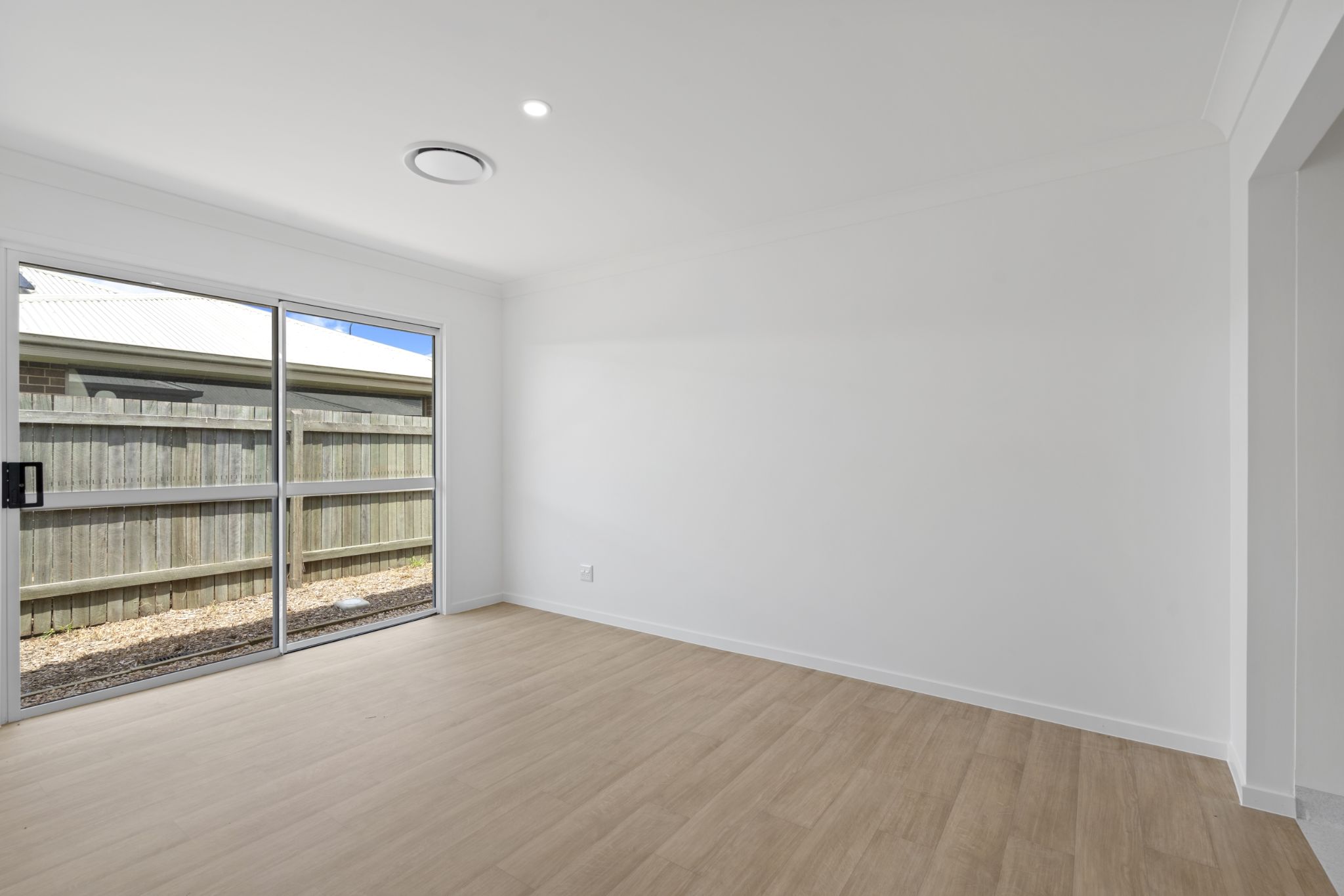 010 Open2view_ID912124-6_Breanna_St__Cotswold_Hills-scaled-2