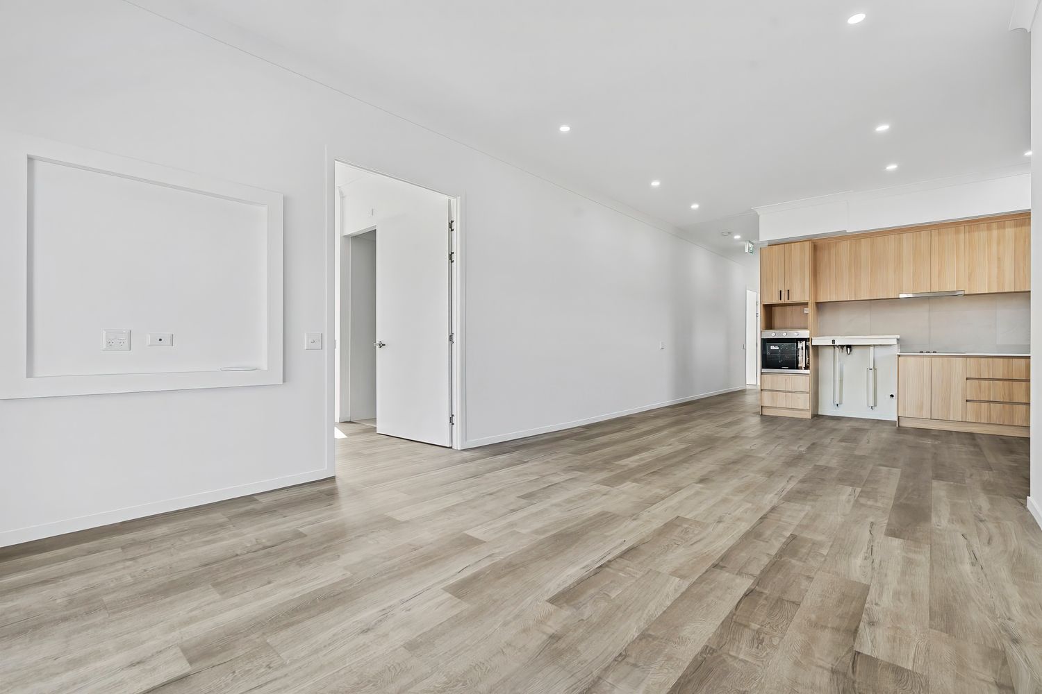011 Open2view_ID1027455-20_Joseph_Street