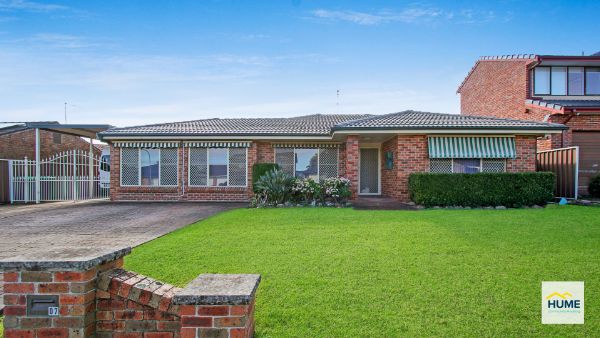 Casula front of house s