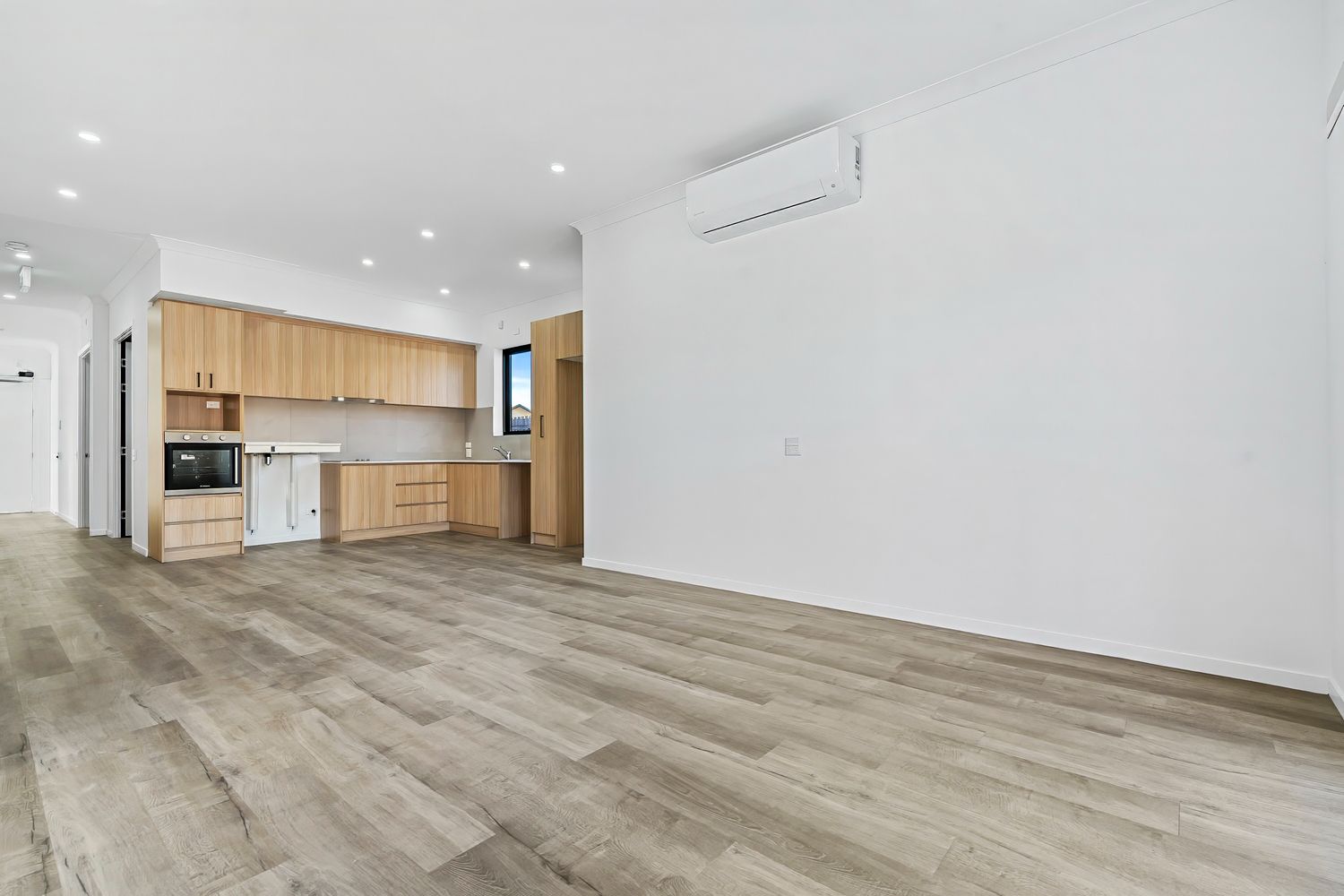 012 Open2view_ID1027455-20_Joseph_Street