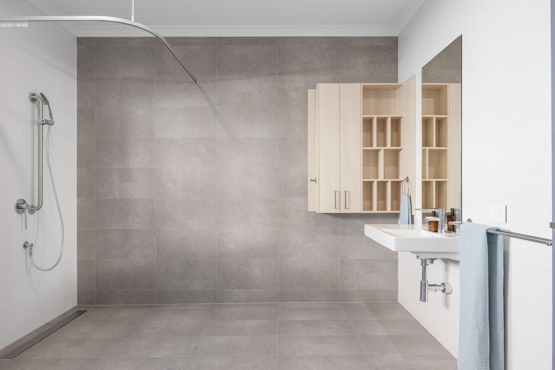 4 HOUSE 74 Whatley Cres, Mount Lawley 03