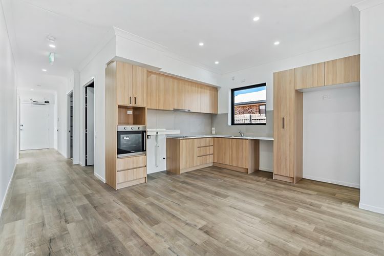 014 Open2view_ID1027455-20_Joseph_Street