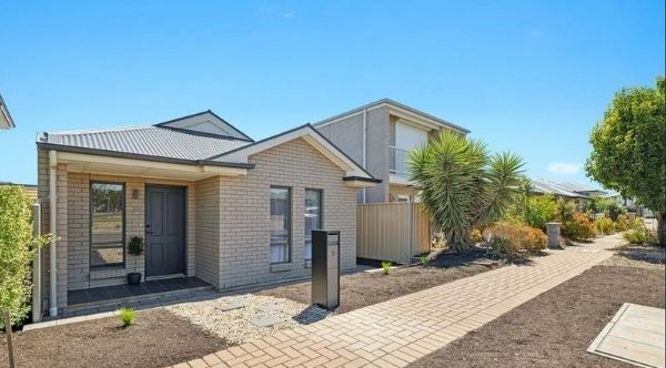 Christies Beach   front view