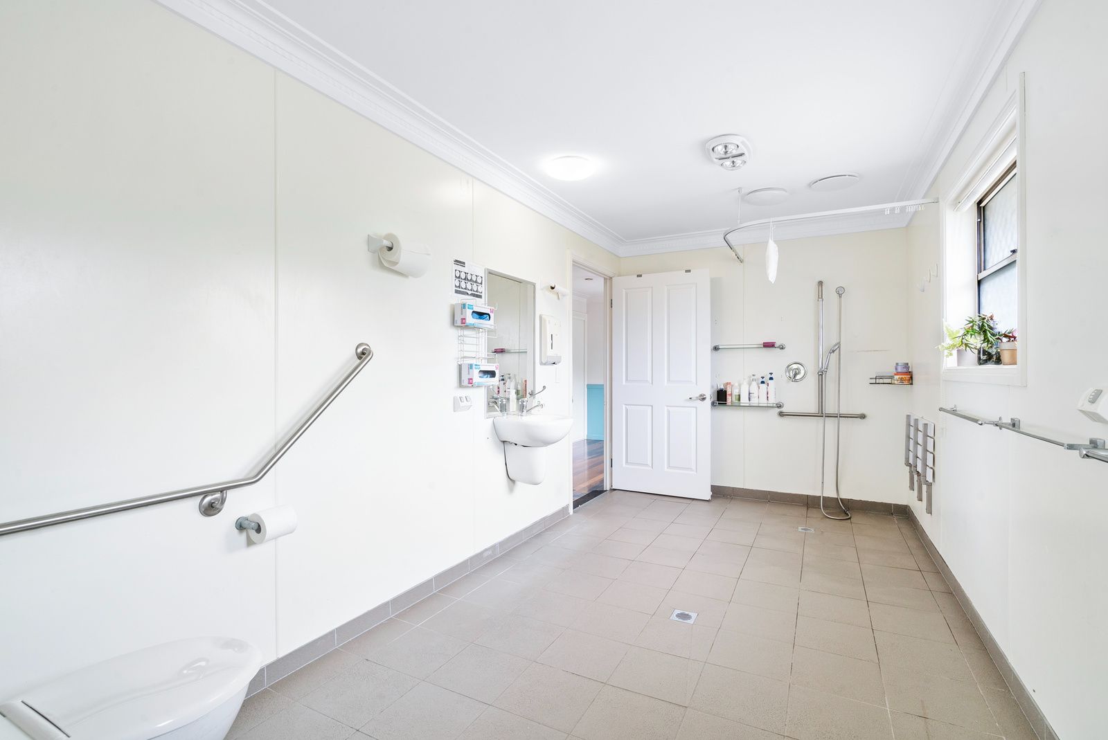 013 Open2view_ID920226-49_Avondale_Drive