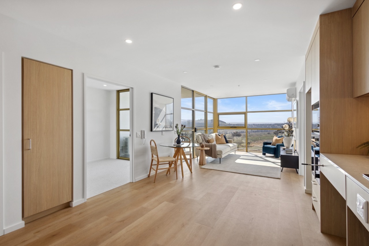 Vera Canberra_6066 Large