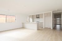 8 Baron Road  Thornhill Park VIC 3335 -5