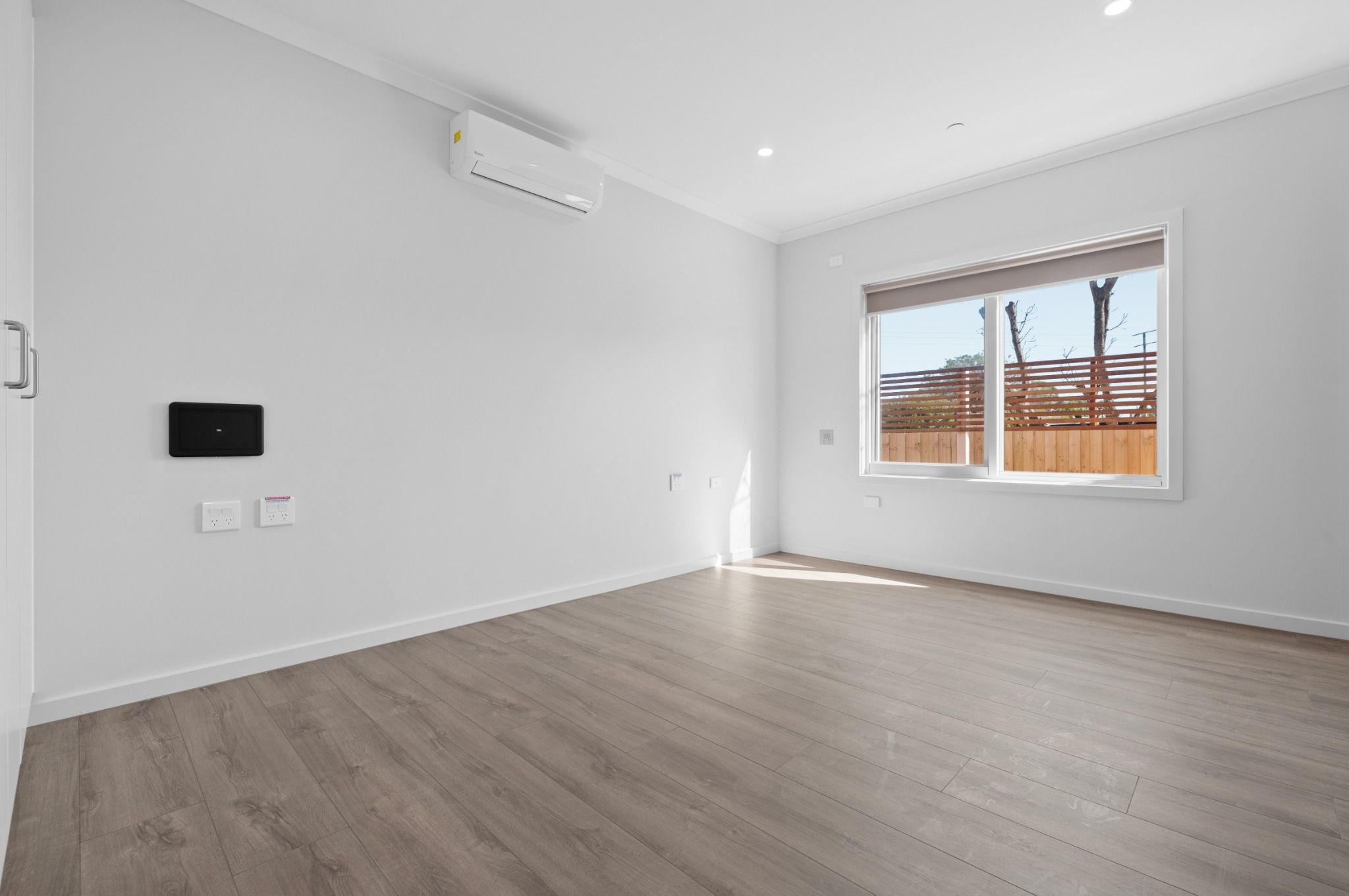 15 Lacebark St Doveton 012