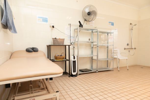 26 AGC Griffith bathroom