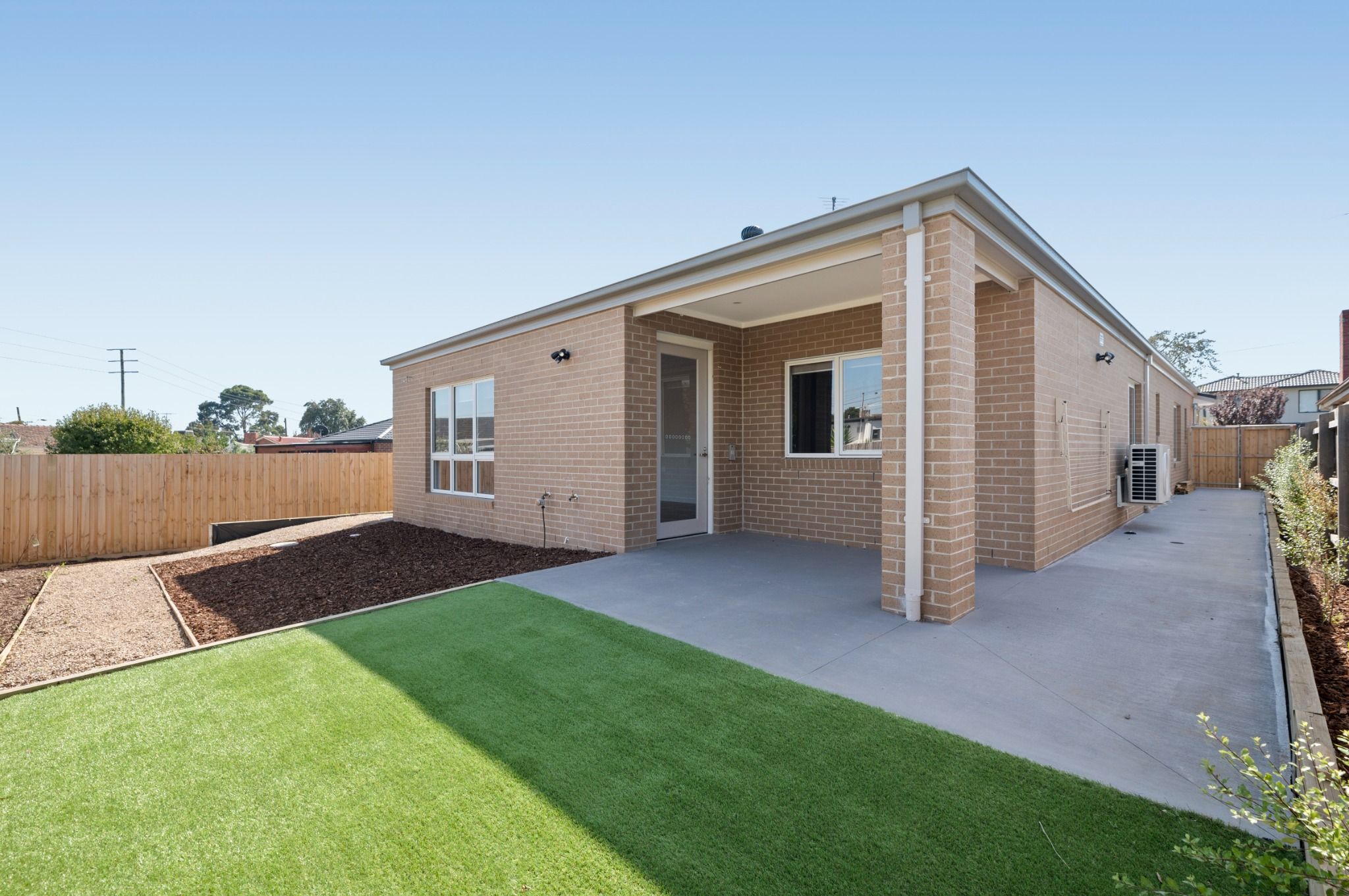 15 Lacebark St Doveton 015