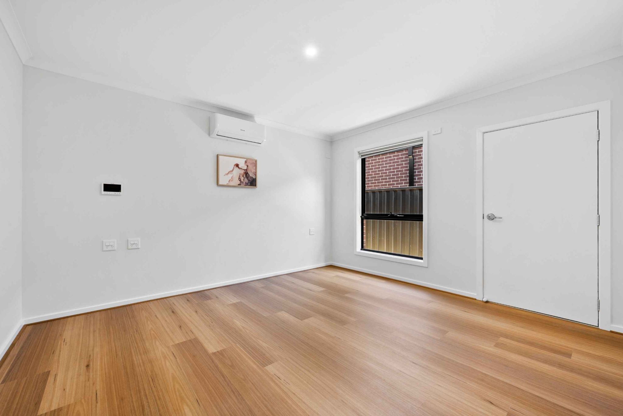 003 Open2view_ID862029-11_Ballad_Street_3_11zon