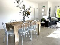 thumbnail 6DD3E7E6-02B9-4D5B-A3CB-514148EFCEF8