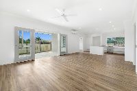 105 Johnston Street  Southport09