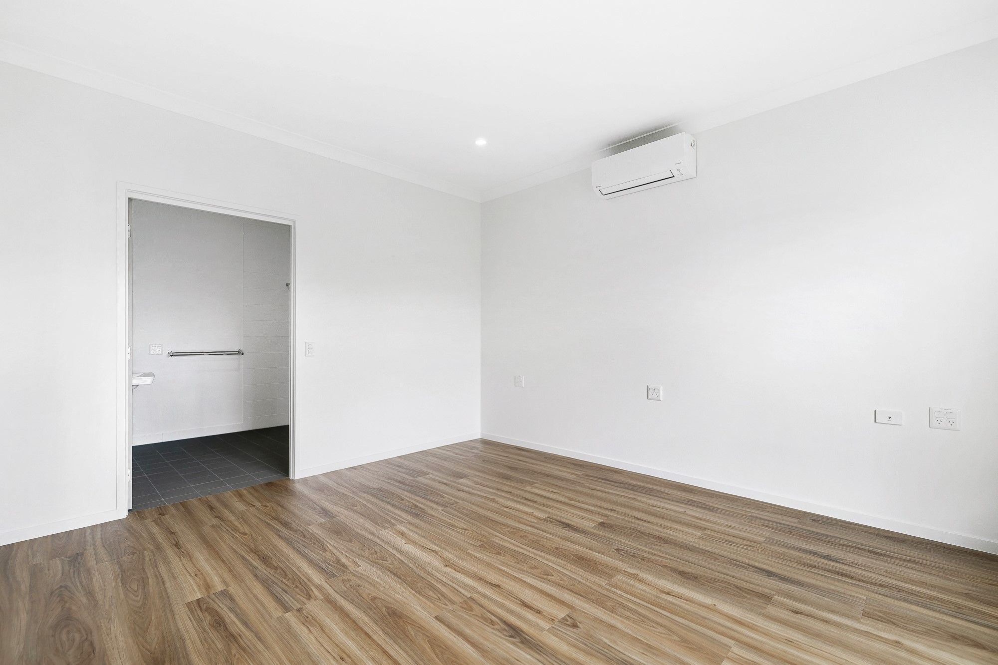 105 Johnston Street  Southport08