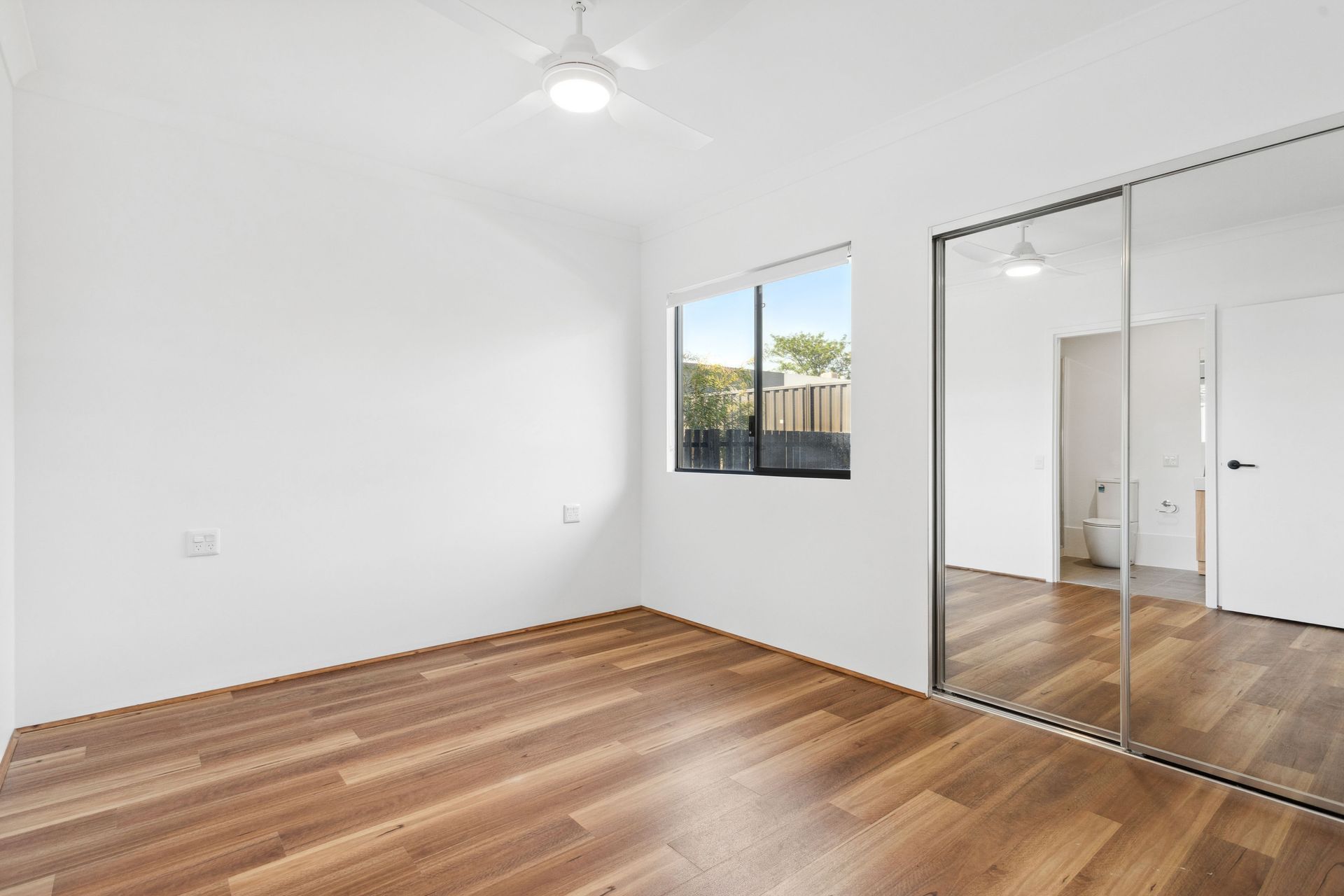 2 3 32 Orr St, Maddington 1