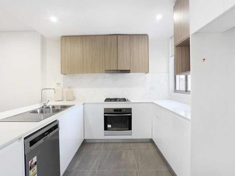 10022123 20277704_1P2325_2_1582256147