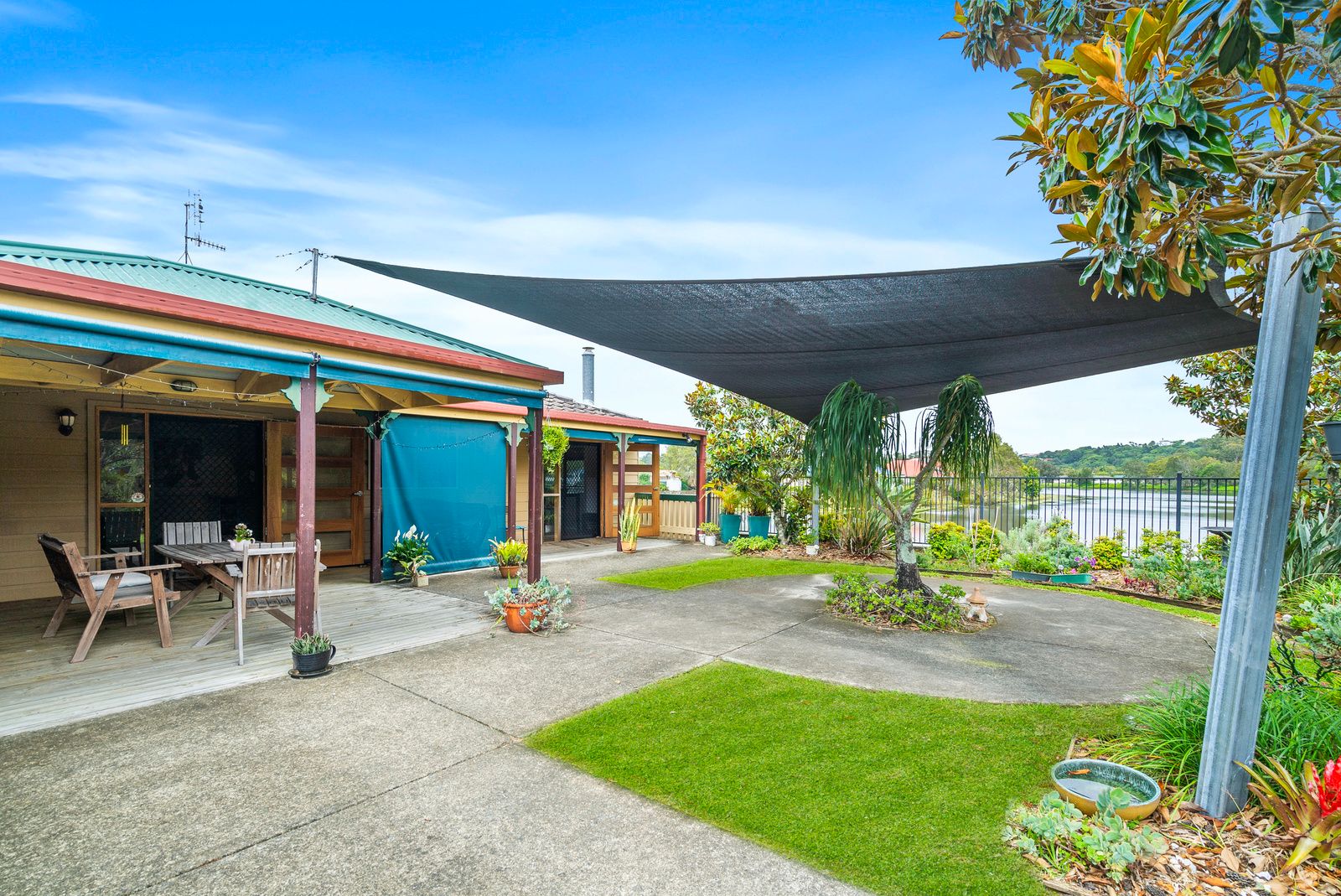 016 Open2view_ID920226-49_Avondale_Drive