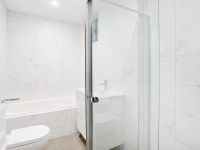 10022123 20277704_1P2325_4_1582256147