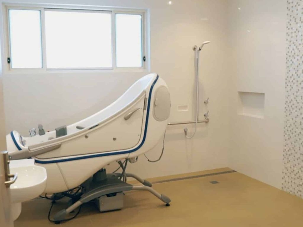 7  Bathroom (2)