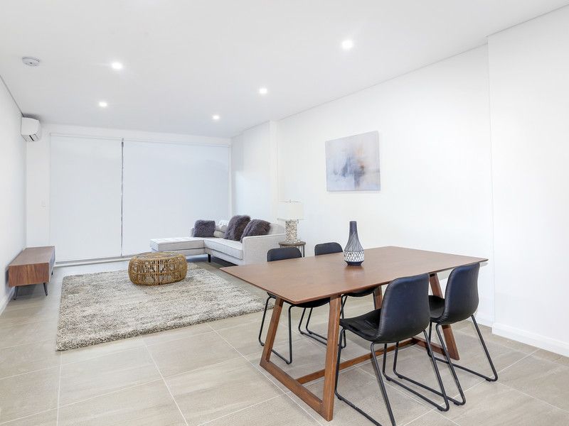 10022123 20277704_1P2325_5_1582256147