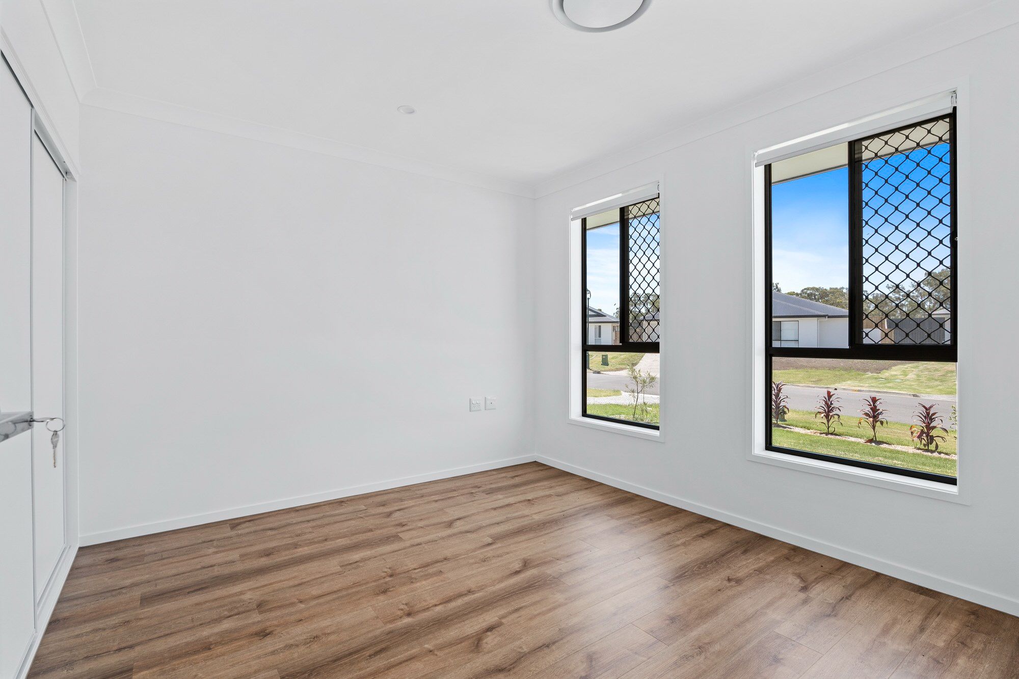 28 Mulberry Cct 1  1)