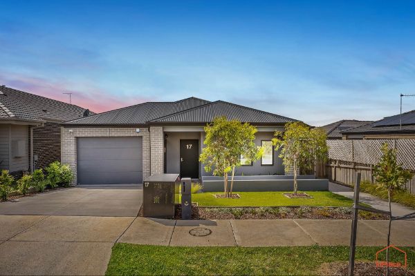 Lucid   Facade-1-Dusk-LR-Logo