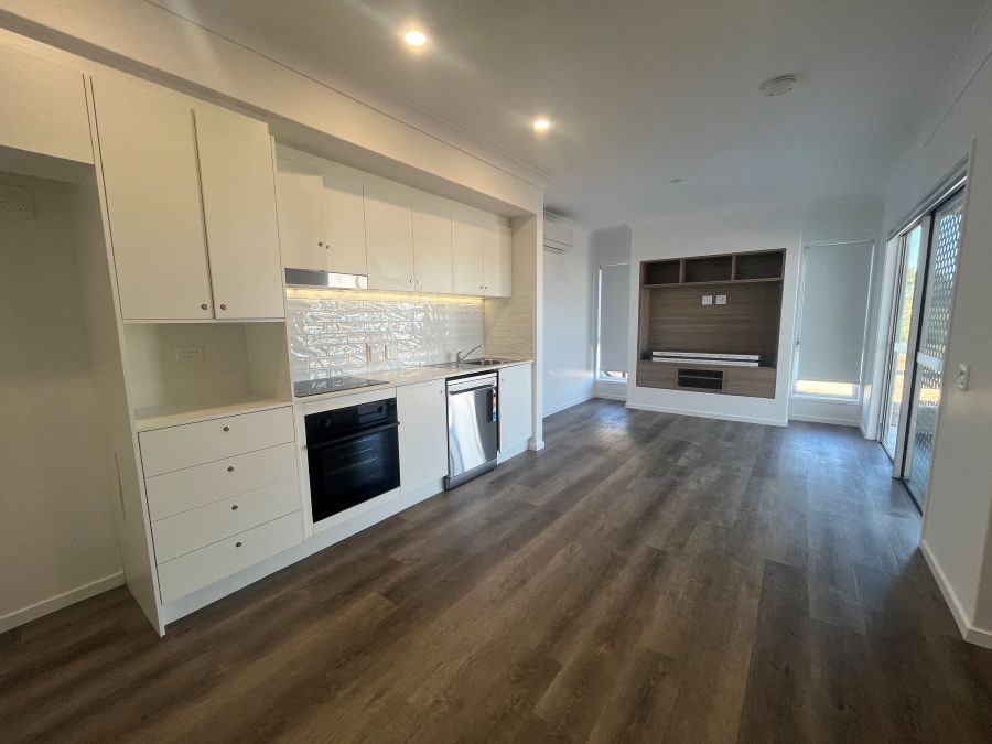 living area   736b Kent