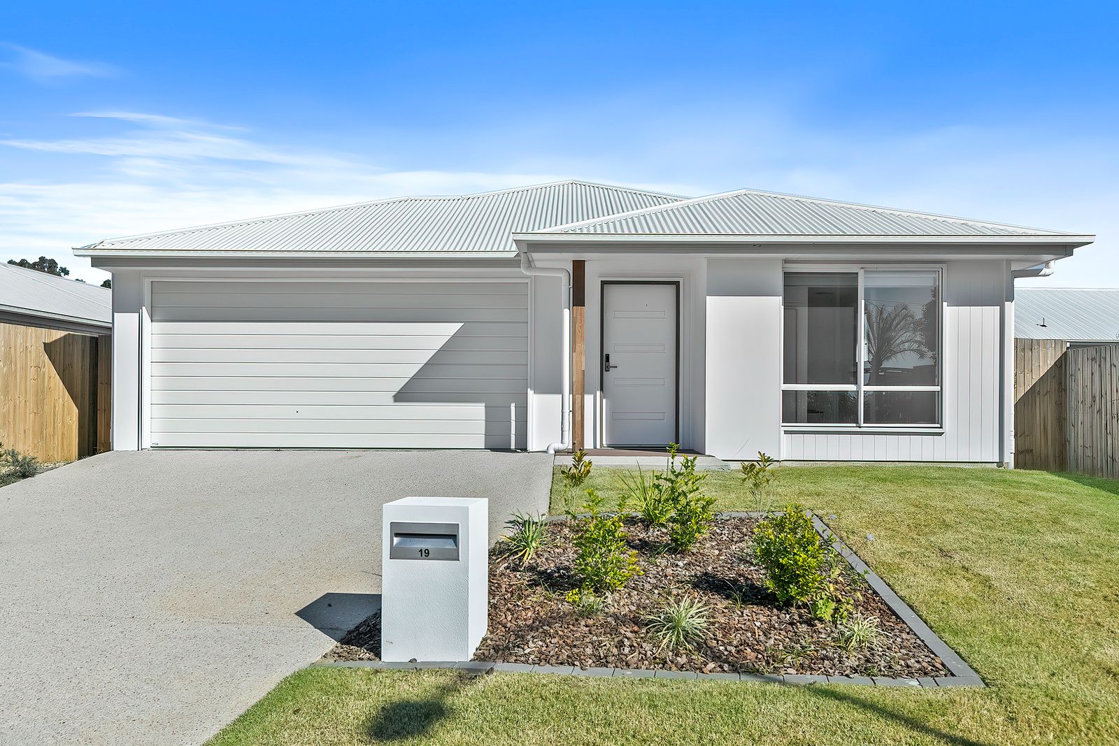 016 Open2view_ID953882-19_Ibis_Court