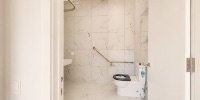 Ensuite Bathroom2