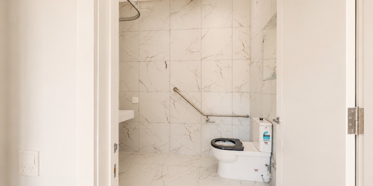Ensuite Bathroom2