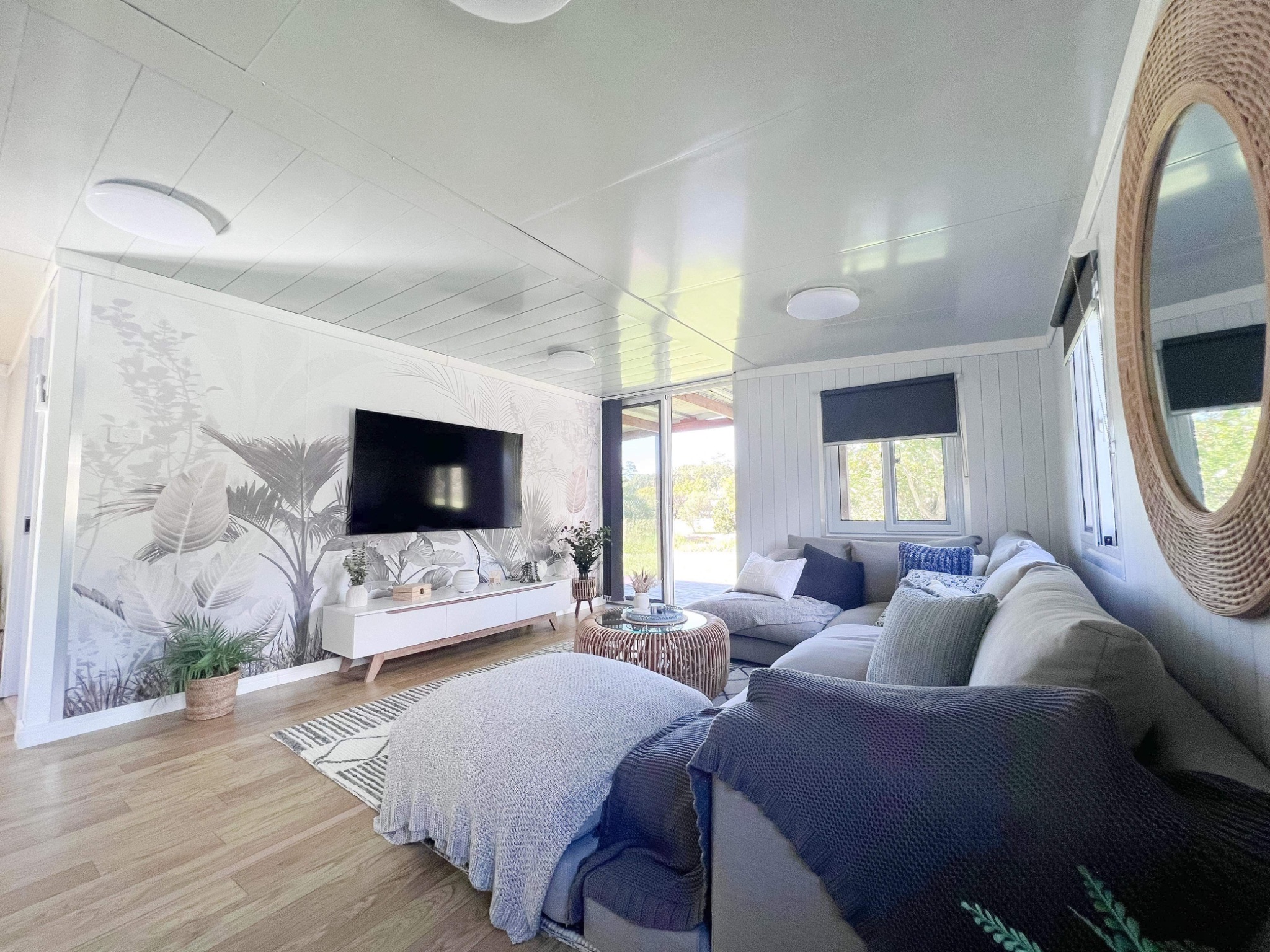 844546F8 6B0D-43E4-A717-4A308E93149C